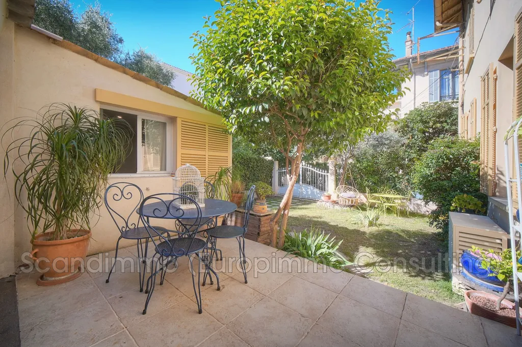 Terrace - Luxury Flat with Private Garden in Cannes