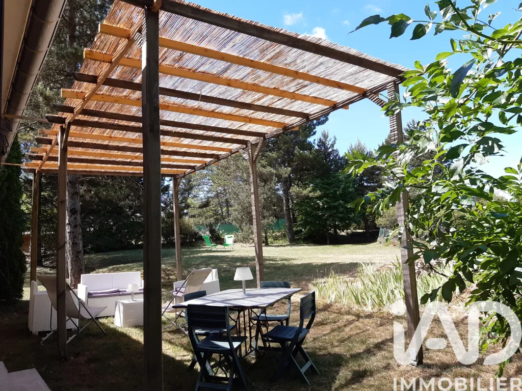 Terrasse - Maison au Calme avec Piscine à Le Caylar