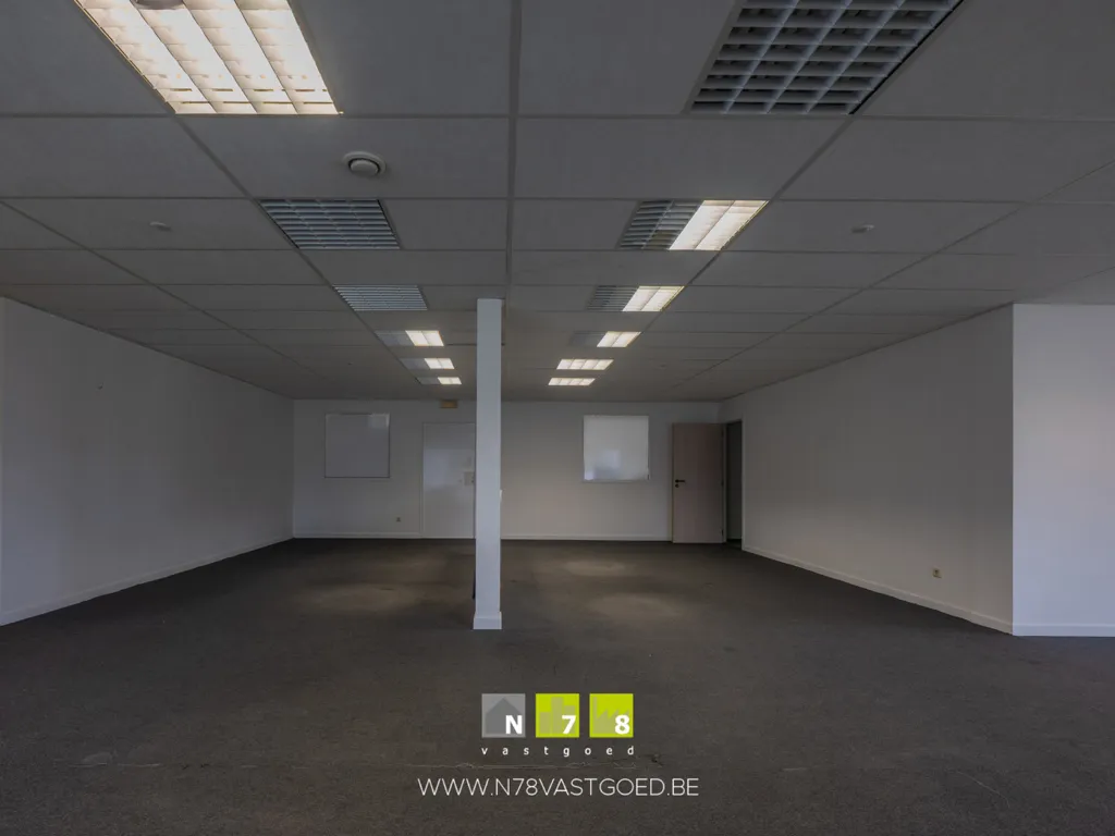 Toad - Office Space with Parking in Oudsbergen