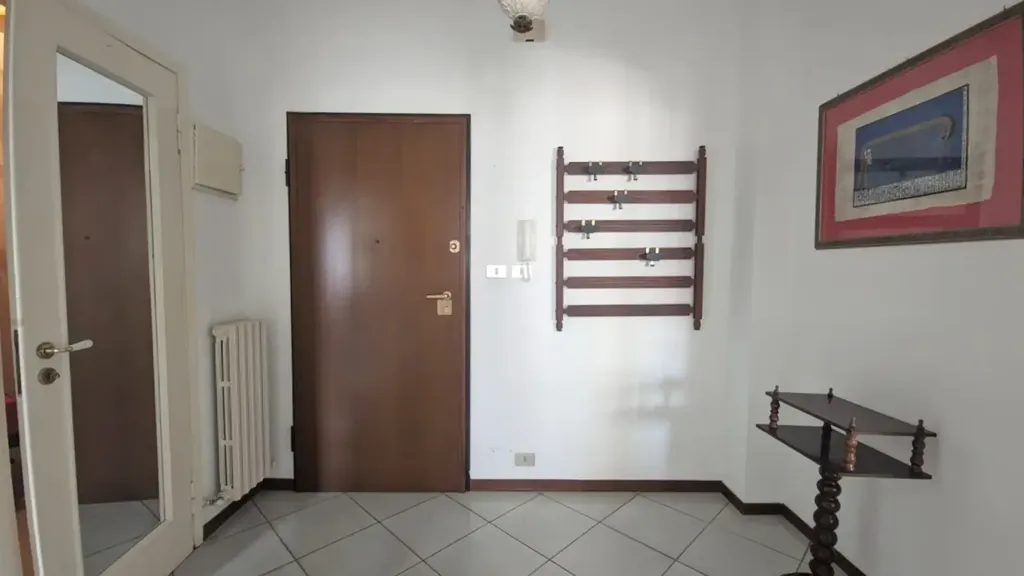 hallway_entrance
