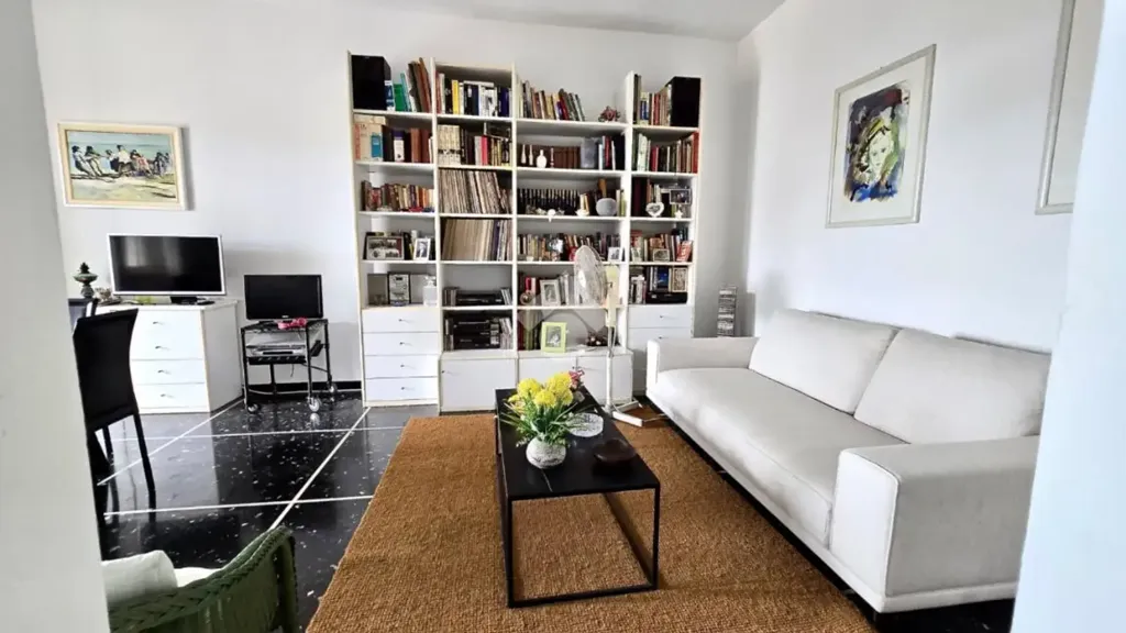Séjour - Spacious Apartment with Panoramic Terrace in Albenga