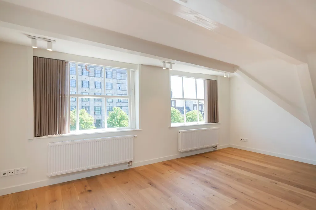 Toad - Renovated Duplex with Singel View in Amsterdam