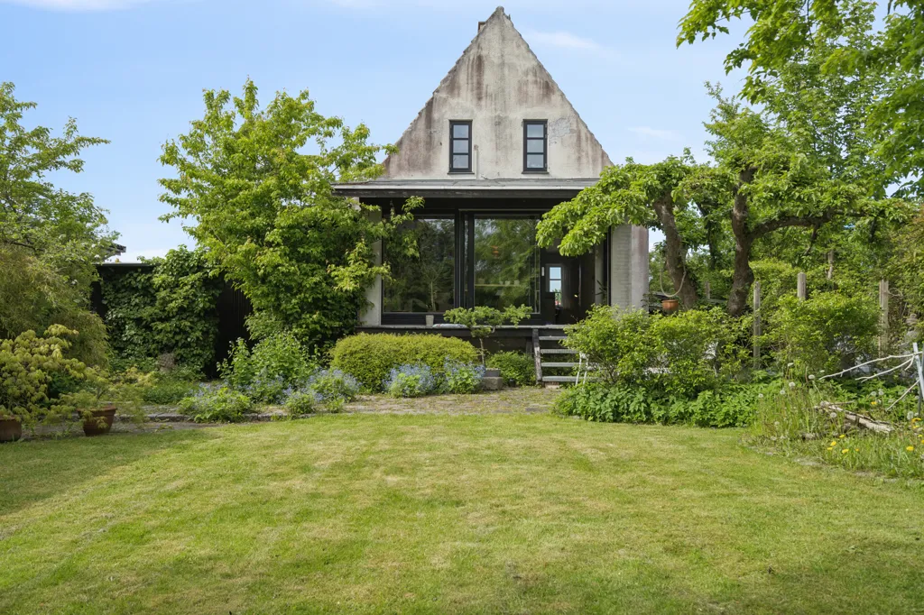 Jardin - 1930s Villa with Garden in Søborg
