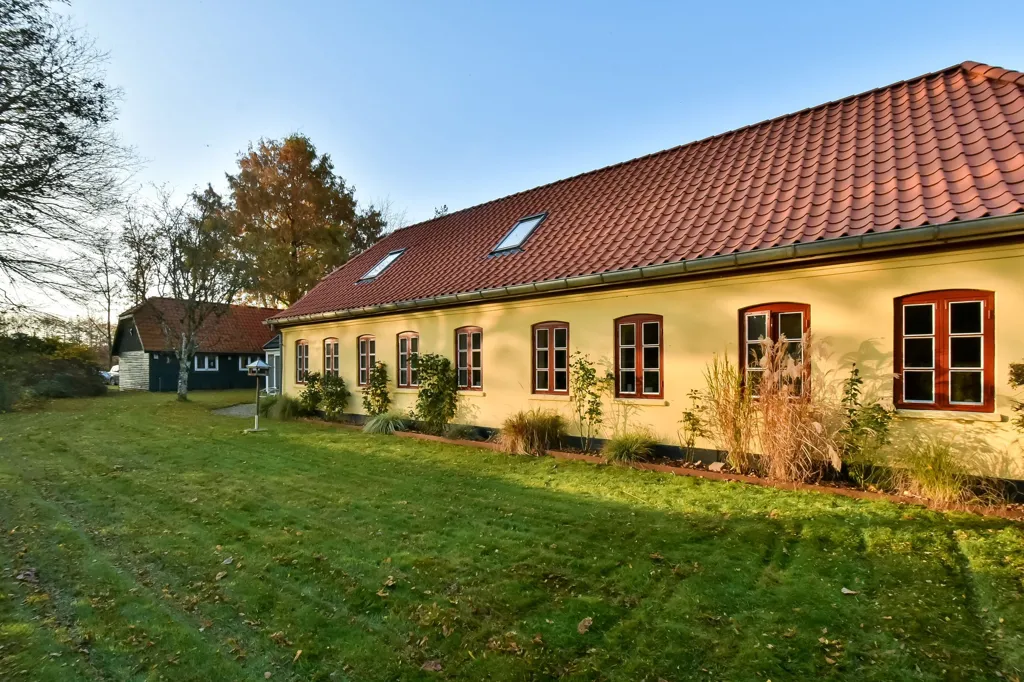8-toaline maja asukohas Give