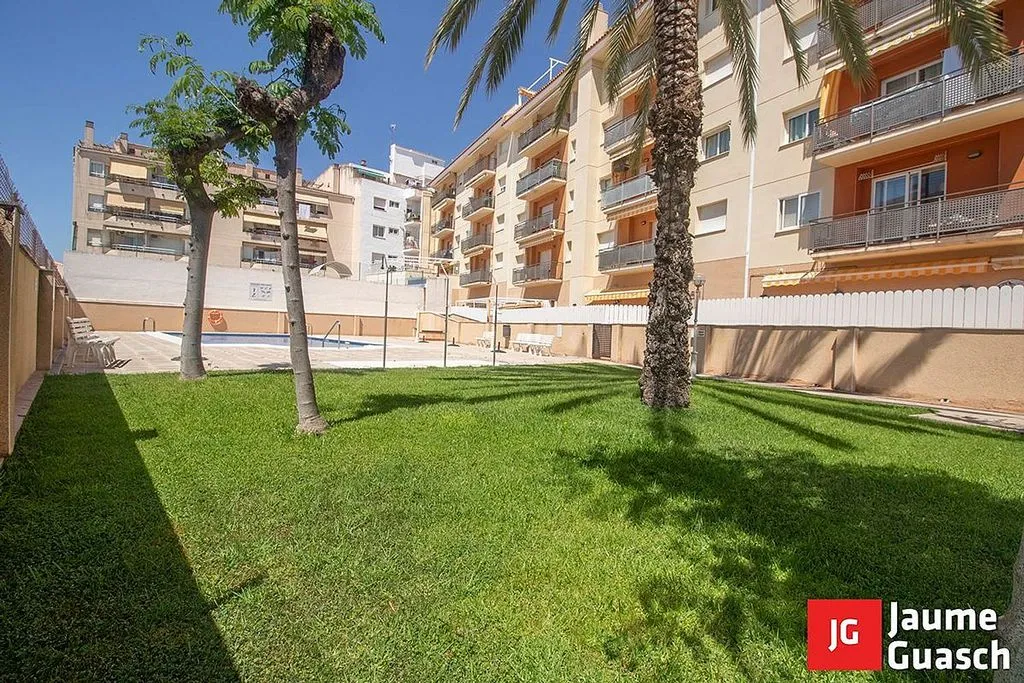 Aed - Apartment with Pool in Centre Torredembarra
