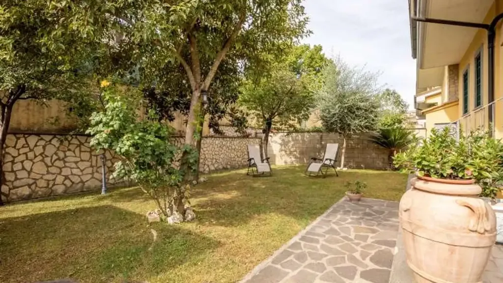 Jardin - Villa with Garden in Guidonia Montecelio