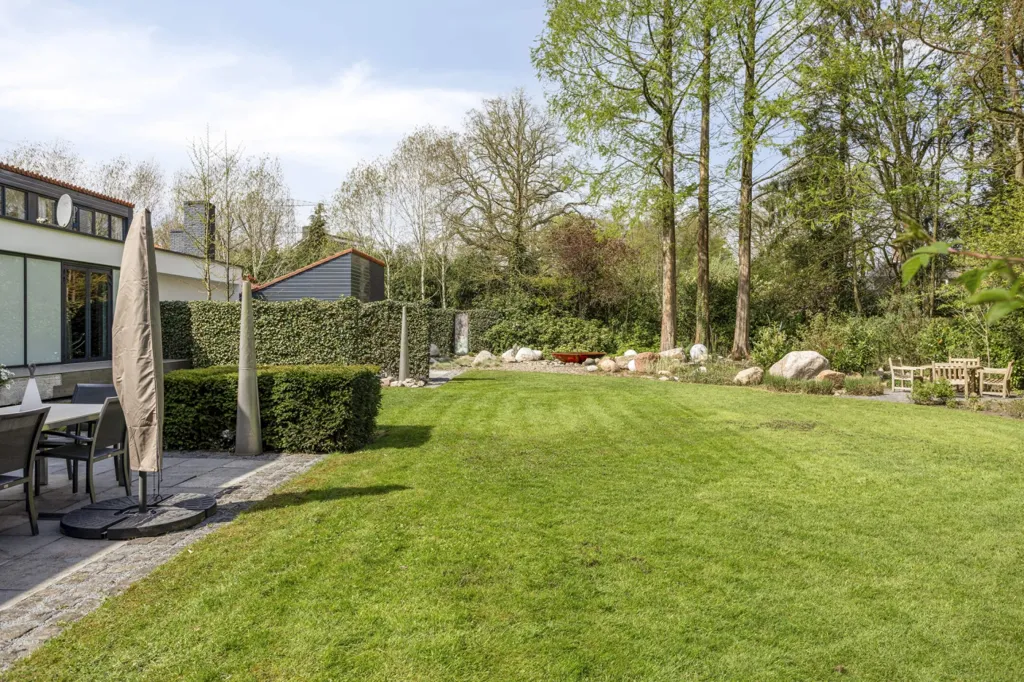 Jardin - Dual Living Villa with Spa in Borne