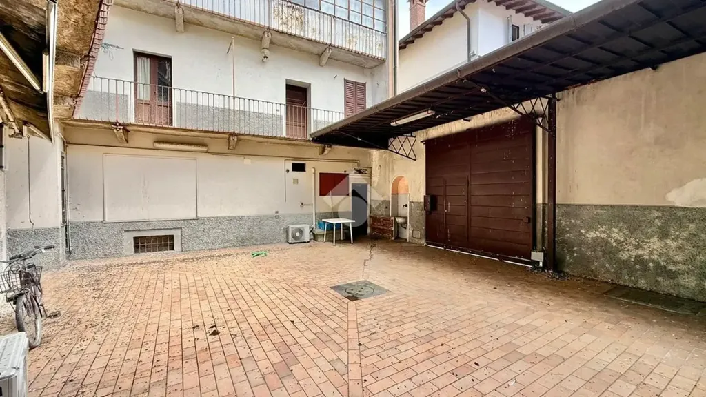 Jardin - Independent House with Shops in Treviglio Historic Centre