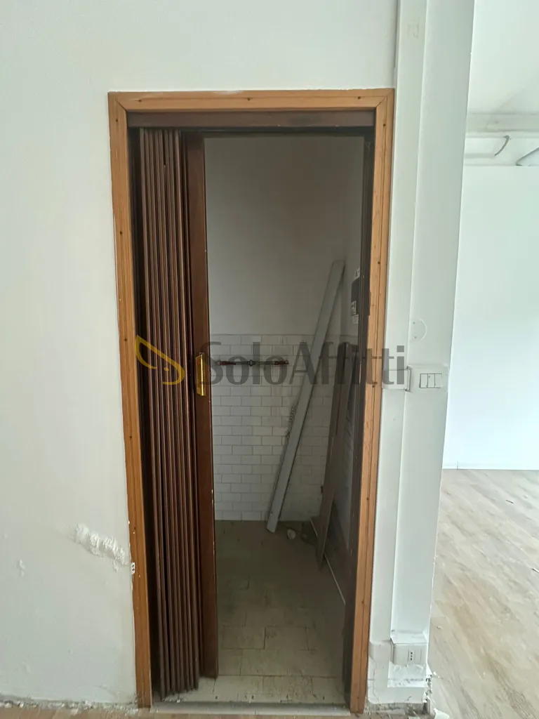 Esik - Commercial Space with 30m² Frontage in Central Area