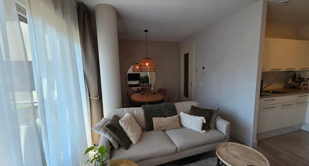 Elutuba - Modern 2-Bedroom Flat with Balcony in Roosendaal