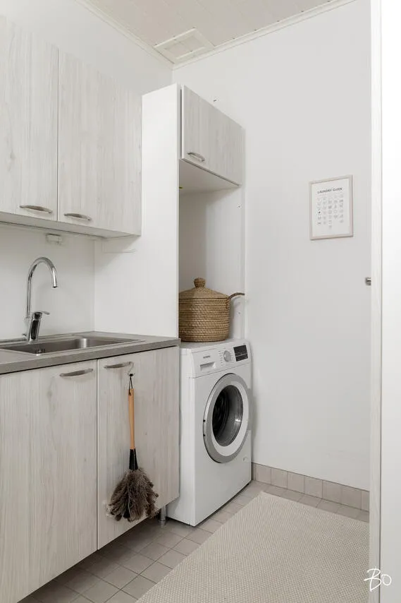 Buanderie - Modern End-Unit Apartment with Balcony in Kantola