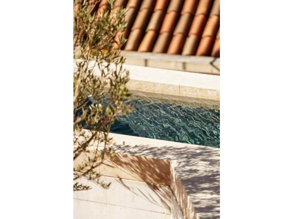 Bassein - Luxury Flat with Private Pool in Lisbon