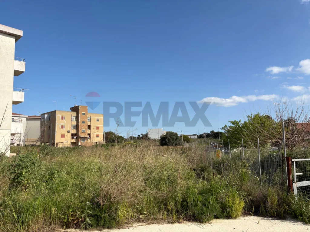 Giardino - Buildable Land with Urban Amenities in Ispica