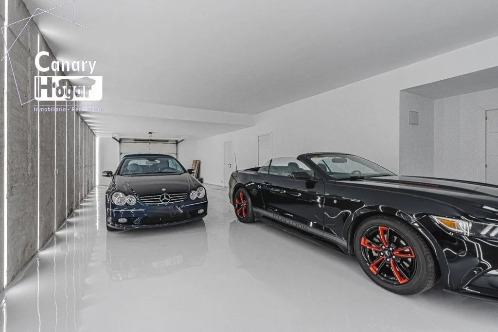 Garage - Luxury Villa with Ocean Views in Adeje
