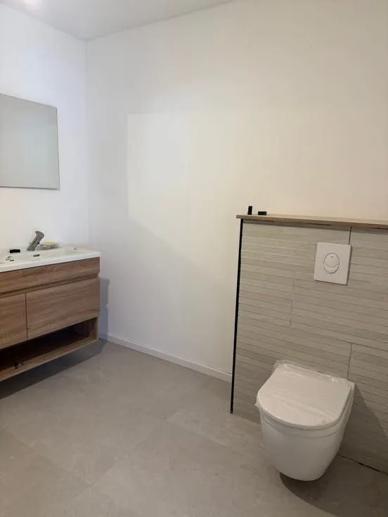 Salles de bain - Appartement 3 Chambres avec Bureau à Meix-devant-Virton