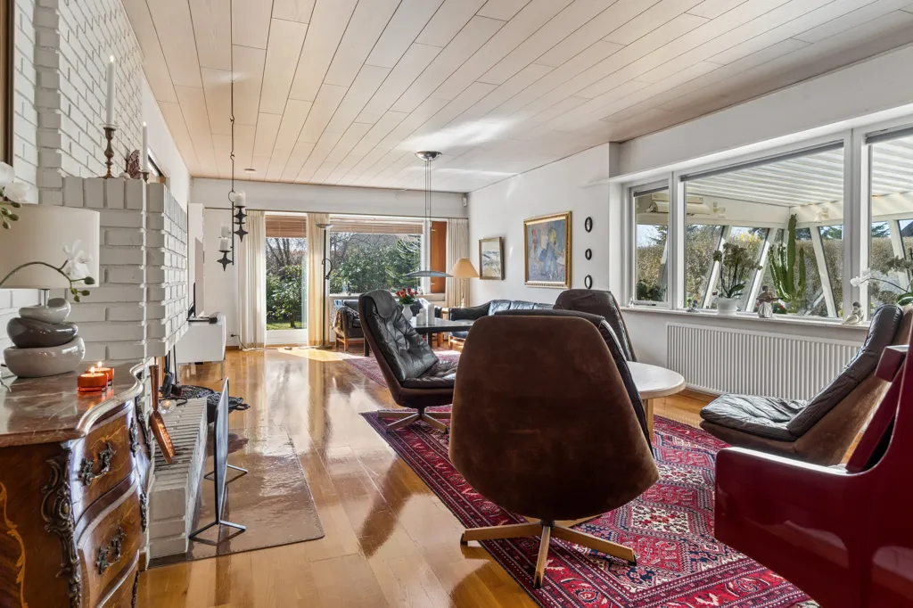 Elutuba - Charming Villa with Carport in Værløse