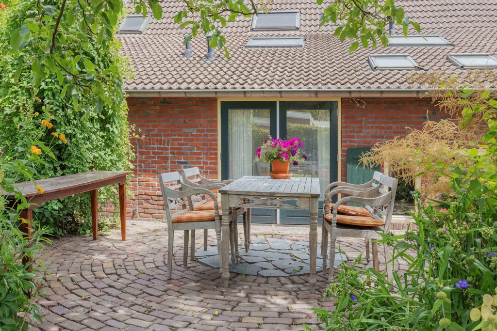 Jardin - Characterful Farmhouse with Pool in America