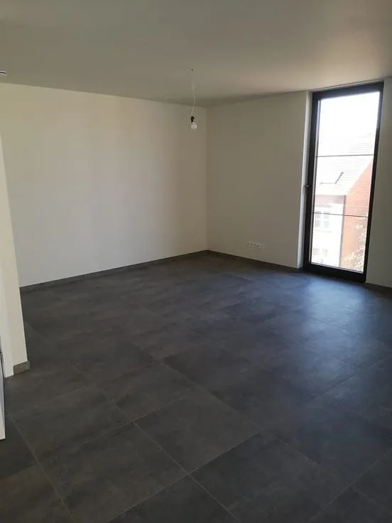 Pièces - Appartement Moderne avec Vue sur la Place à Beringen