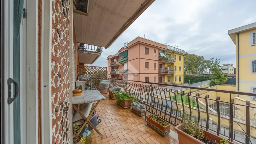 Balcon - Apartment with Balconies in La Rustica, Rome