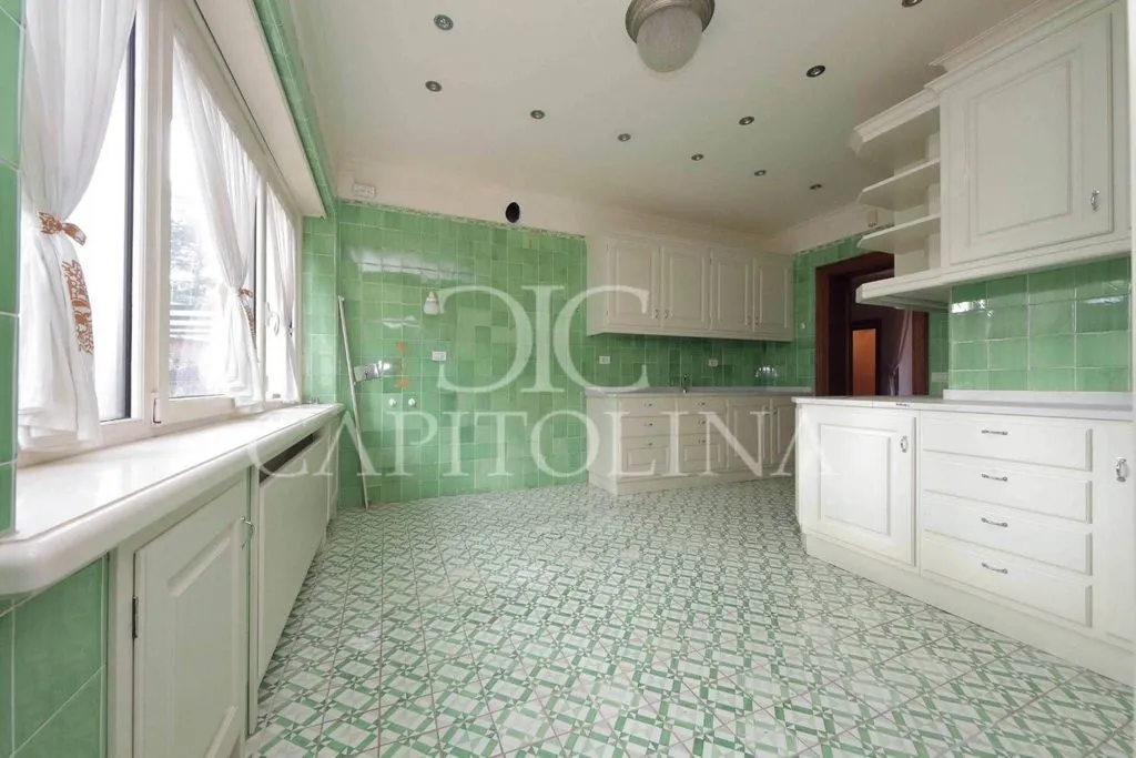 Cucina - Luxury Villa with Private Garden in Rome