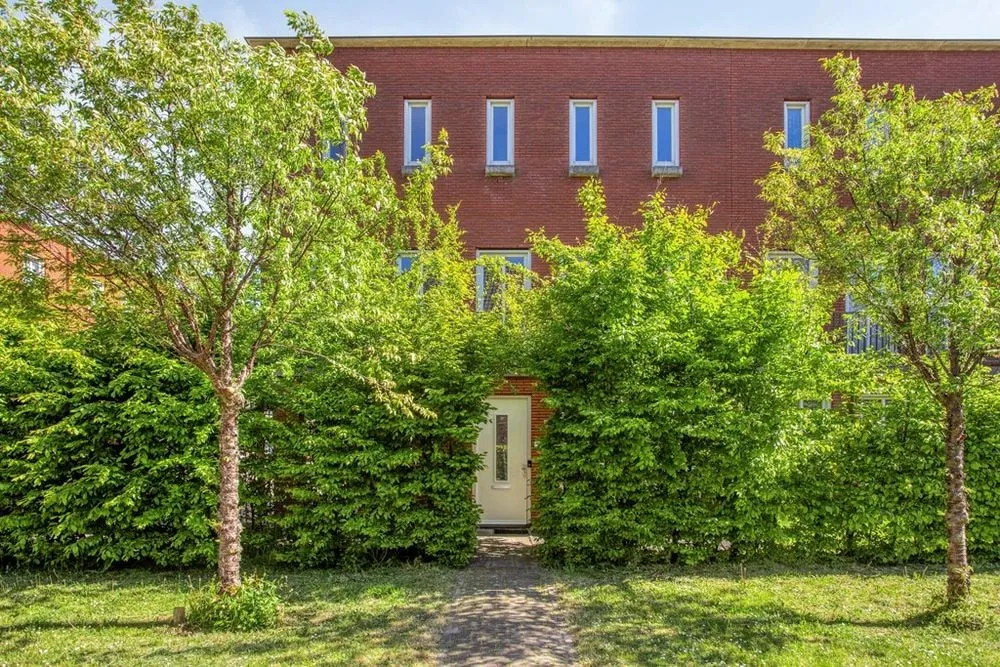 Garden - Eco-Friendly Corner House with Two Parking Spots in Nootdorp