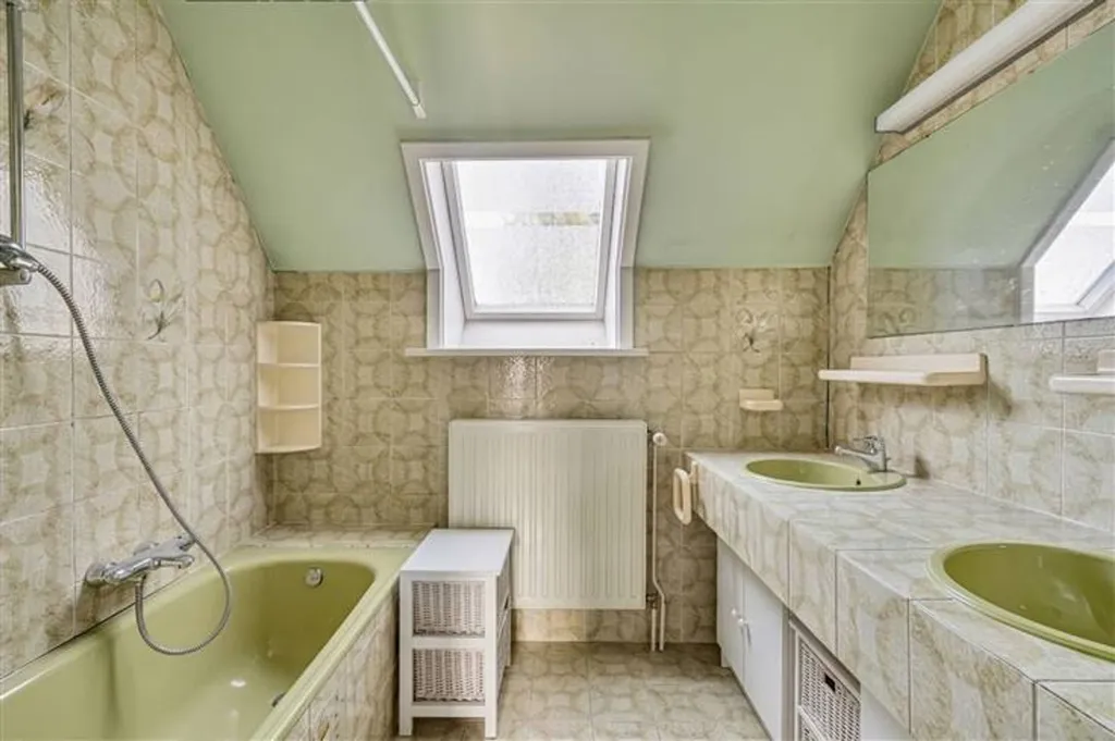 Bathrooms - Charming House with Garden in Wemmel