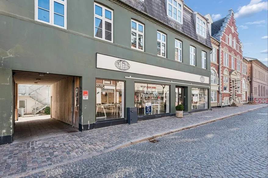 Välivaade - Central Retail Unit on Slotsgade, Hillerød