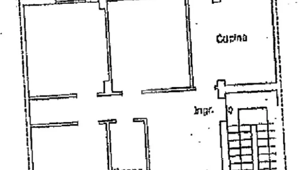 Plaan - Three-Bedroom Apartment with Balcony in Crotone