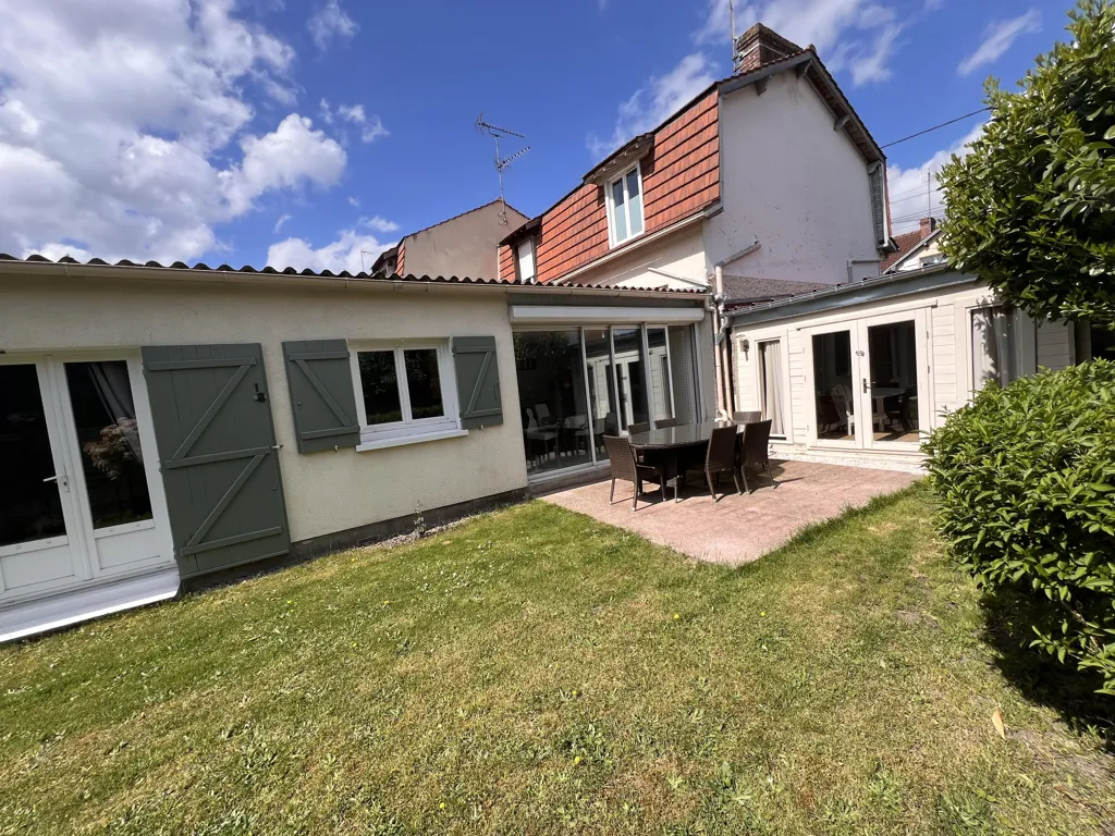 Jardin - Maison Traditionnelle à Compiègne avec Jardin
