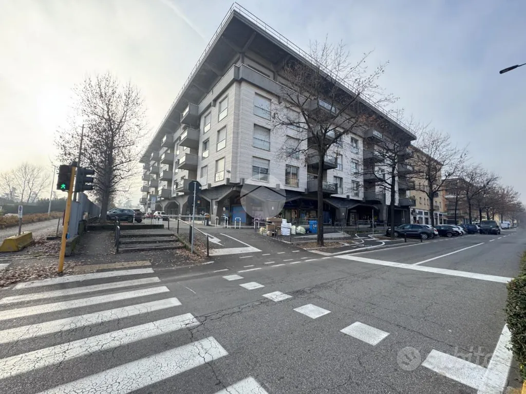 Extérieur - Office Space with Two Access Points in Brescia
