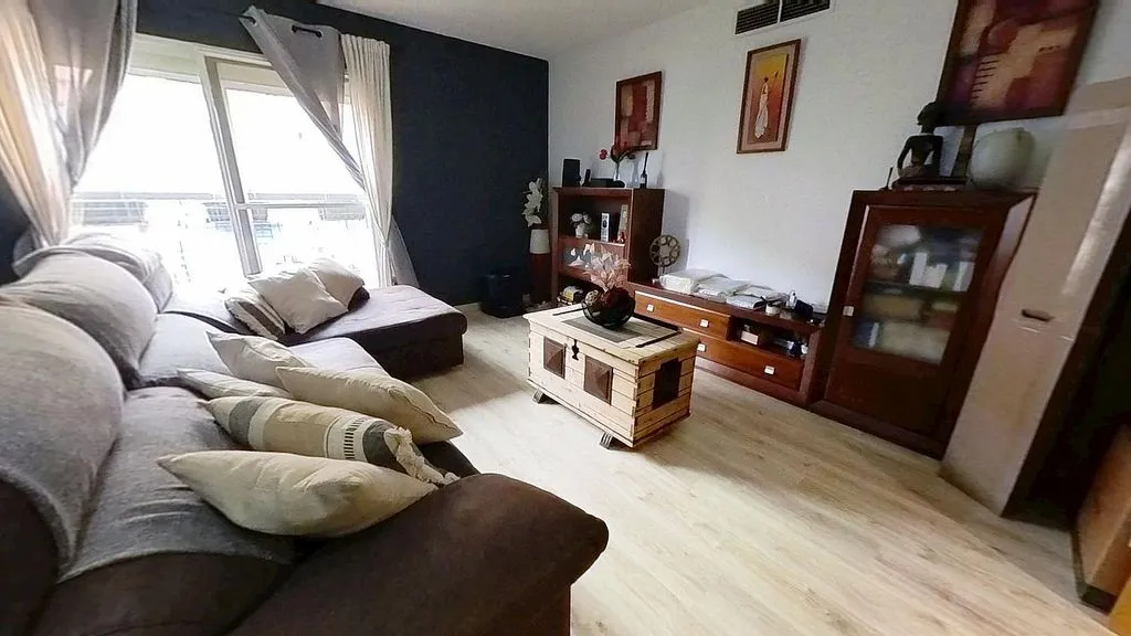 Séjour - Apartment with Garage and Air Conditioning in Torrent