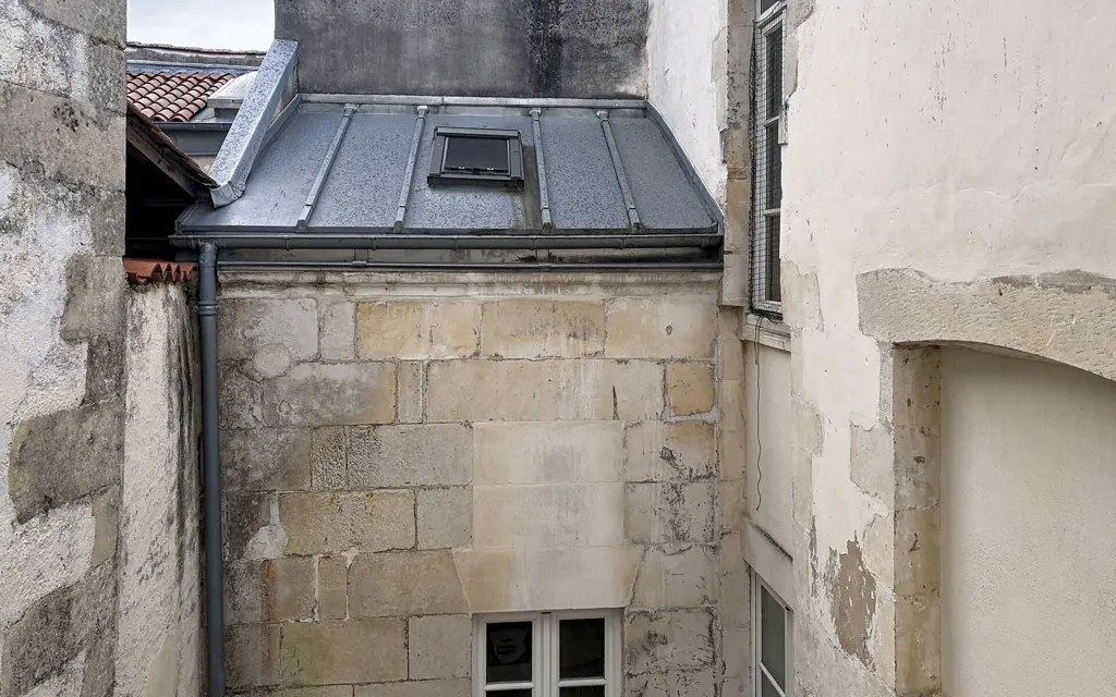 Jardin - Appartement Rénové avec Balcon au Centre de La Rochelle