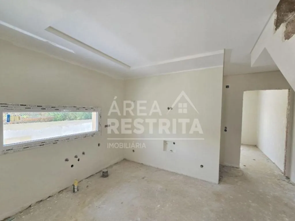 Rooms - Contemporary Semidetached House in Seixal