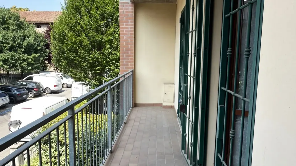 Balcon - Armed Studio with Loggia in Reggio Emilia