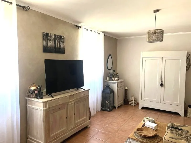 Séjour - Maison en Pierre avec Piscine près de Lespignan