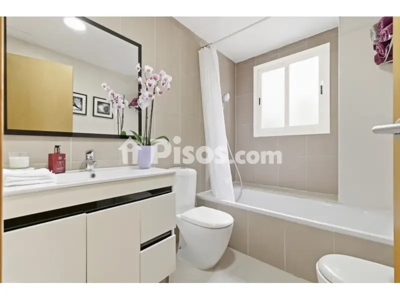 Salles de bain - Duplex Apartment with Terrace in Xirivella