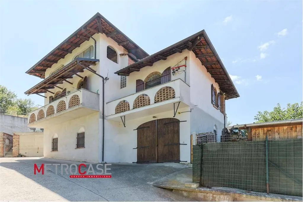 Exterior - Terraced Villa with Private Garden in Canale
