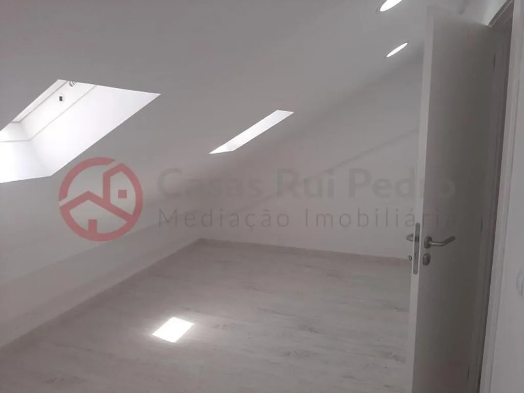 Toad - Refurbished House with Patio in Casalinho da Ajuda