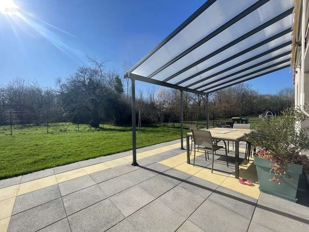 Terrasse - Maison Neuve avec Terrasse à Marsat