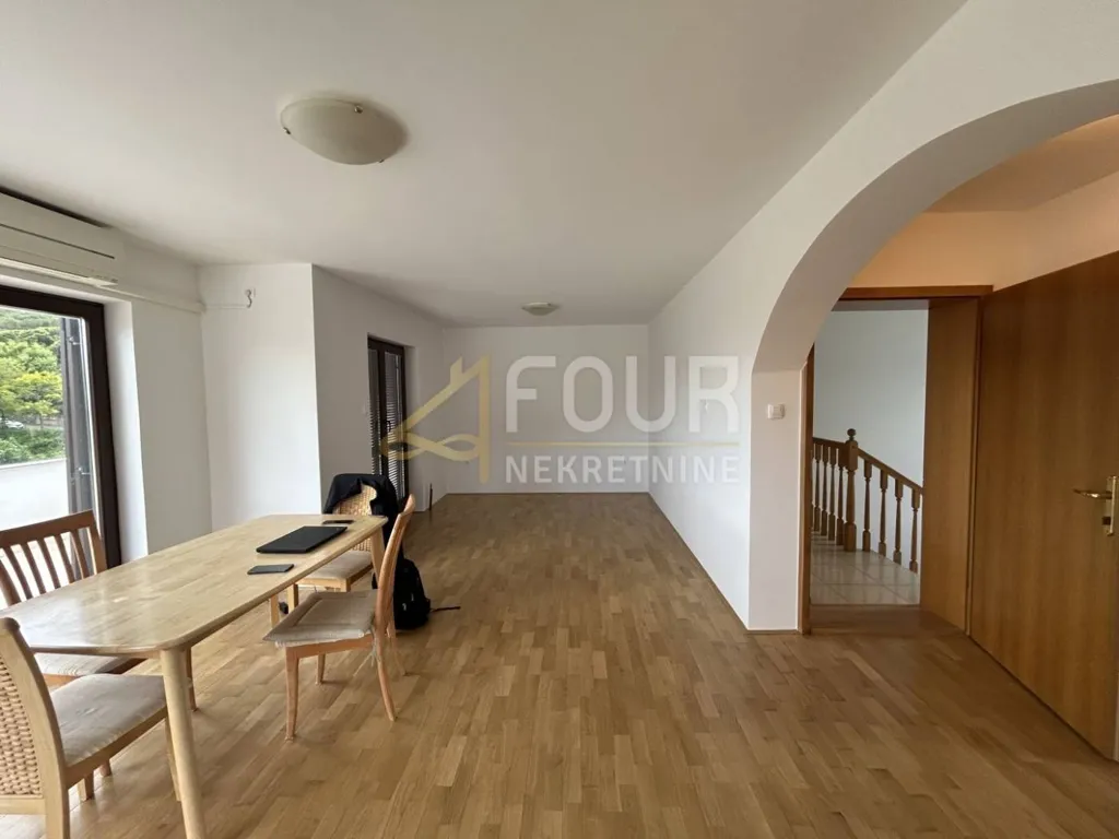 Salle à manger - Apartment with Pool in Baška