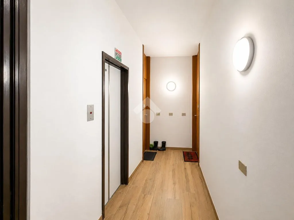 Entrée - Bright 2-Bedroom Apartment with Balcony in Basiglio