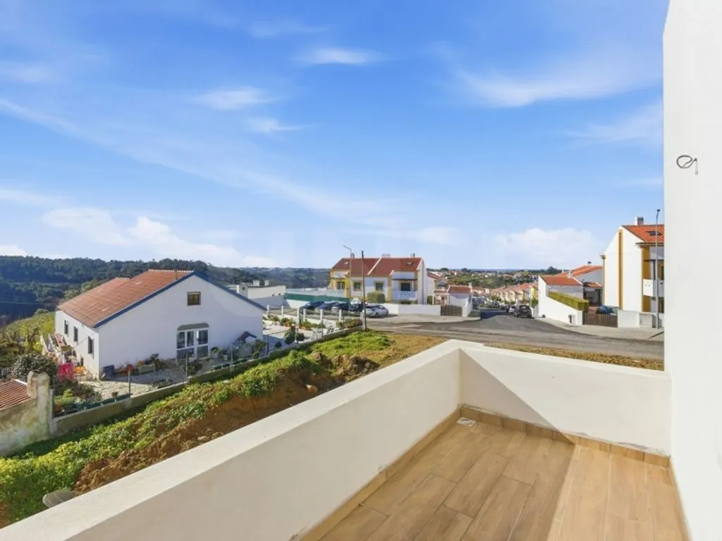 Balcon - Contemporary House in Private Condo, Mafra