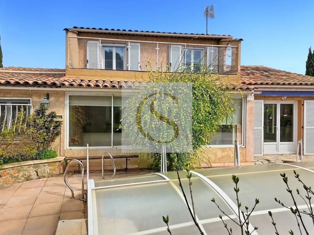 Extérieur - Maison avec Piscine et Garage au Centre de Lorgues