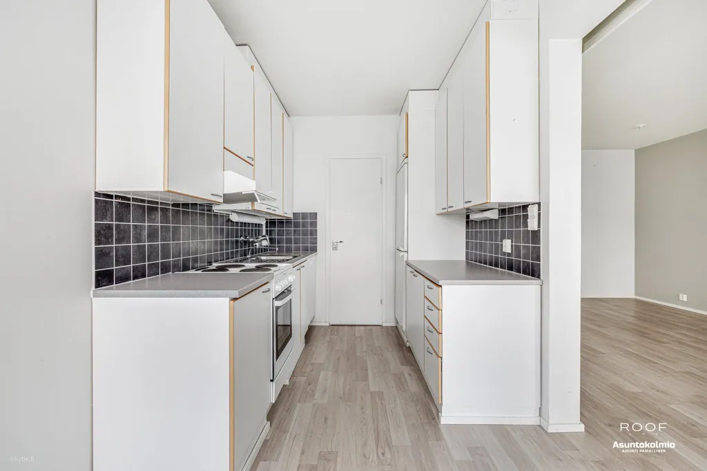 Cucina - Three-Room Flat with Balcony in Kontinkangas