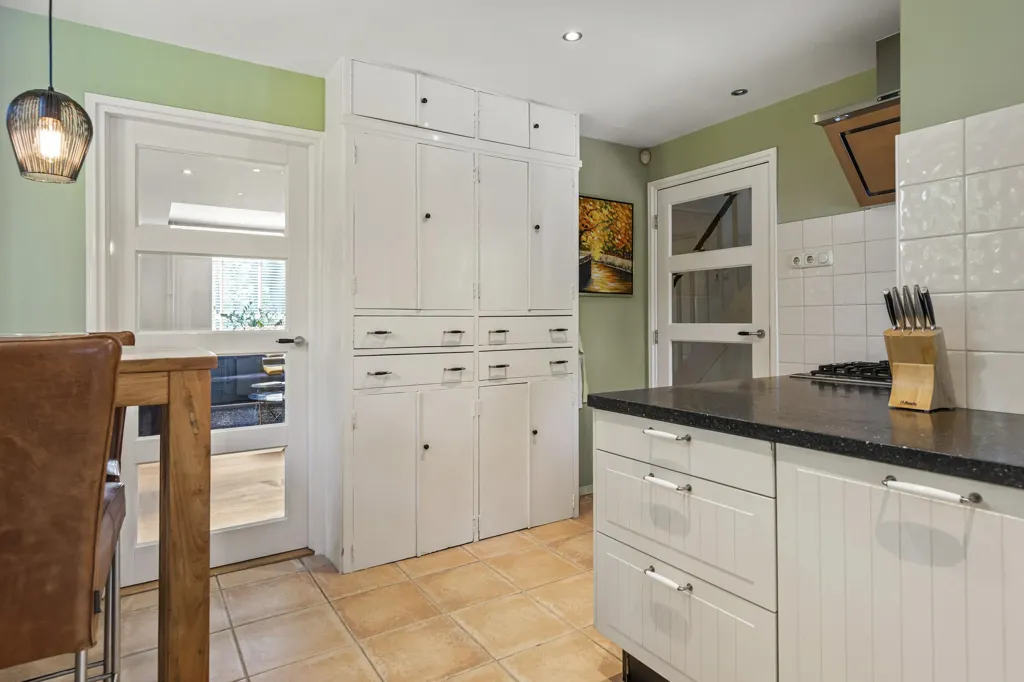 Köök - Charming Semi-Bungalow with Garden in Wolfheze