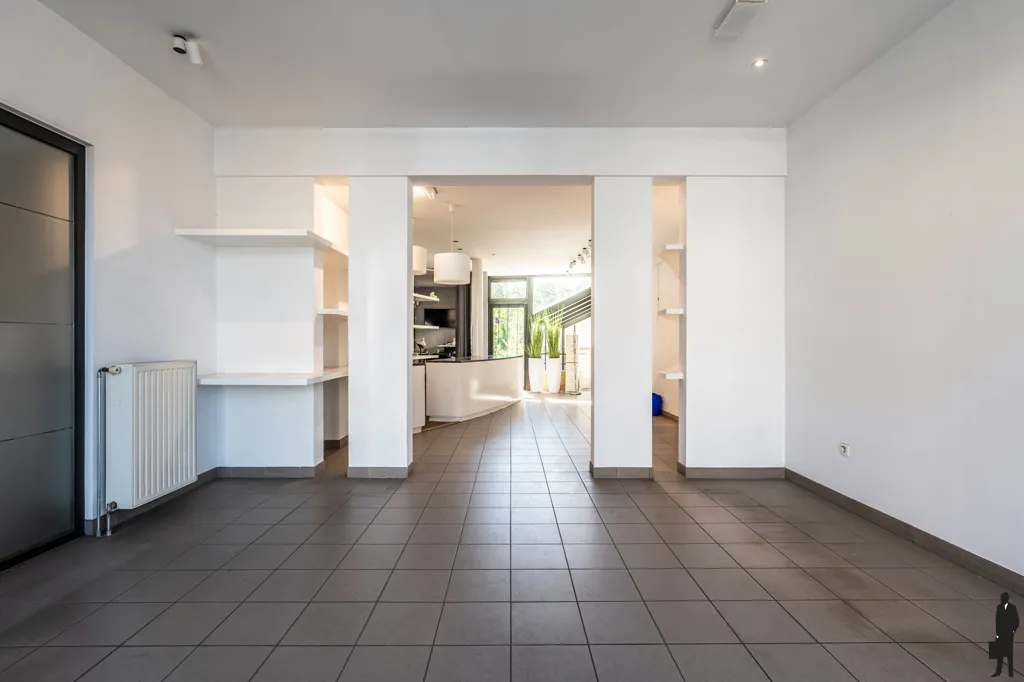 Esik - Renovated House with Deep Garden in Mol