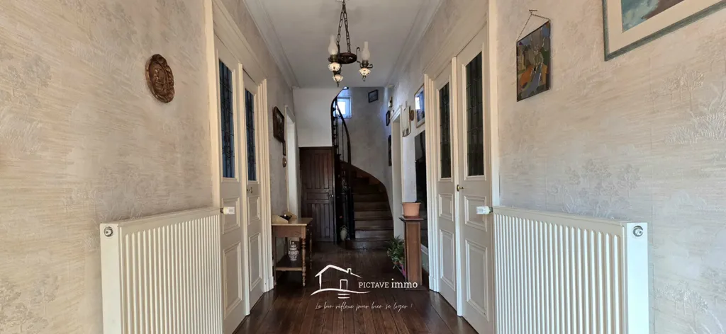 Entrée - Maison de Caractère 19ème Siècle au Centre de Lusignan