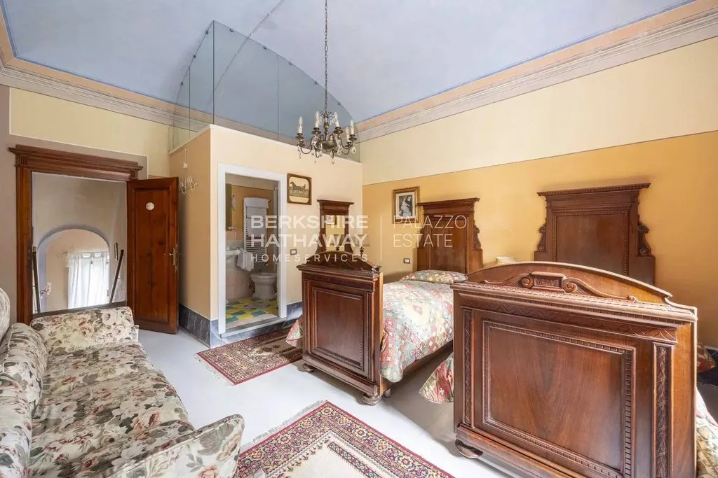 18th Century Villa with Pools in Palaia