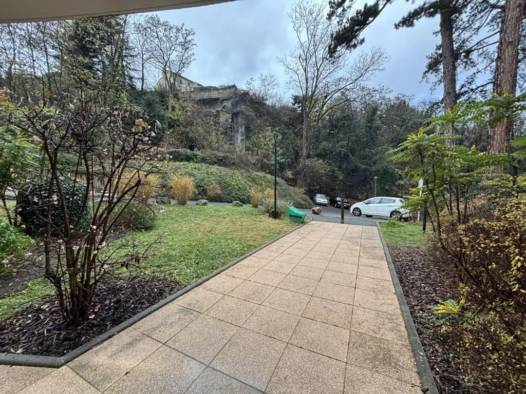 Aed - Apartment with Terrace in Royat