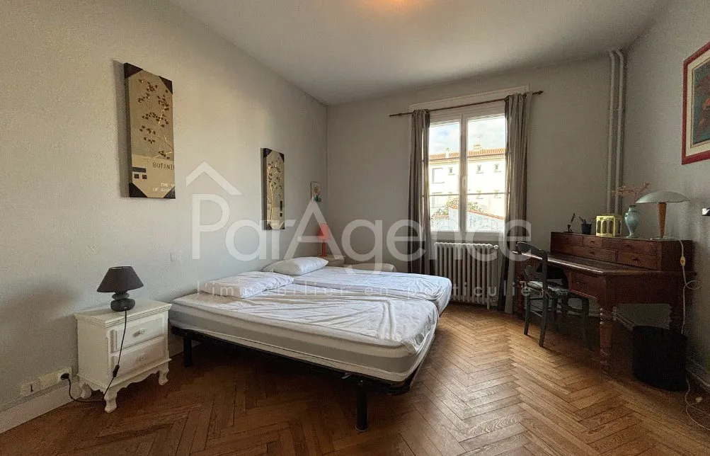 Chambres - Appartement Traversant avec Balcon à Royan
